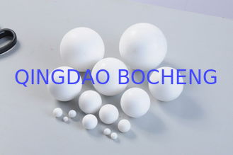 Chine Les boules anti-corrosives de polytétrafluoroéthylène/matériel blanc de PTFE pour sceller partie fournisseur