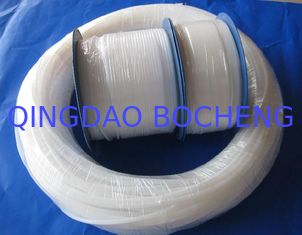 Chine Tube expulsé pur blanc naturel de téflon de PTFE pour la veste de fil et de câble fournisseur
